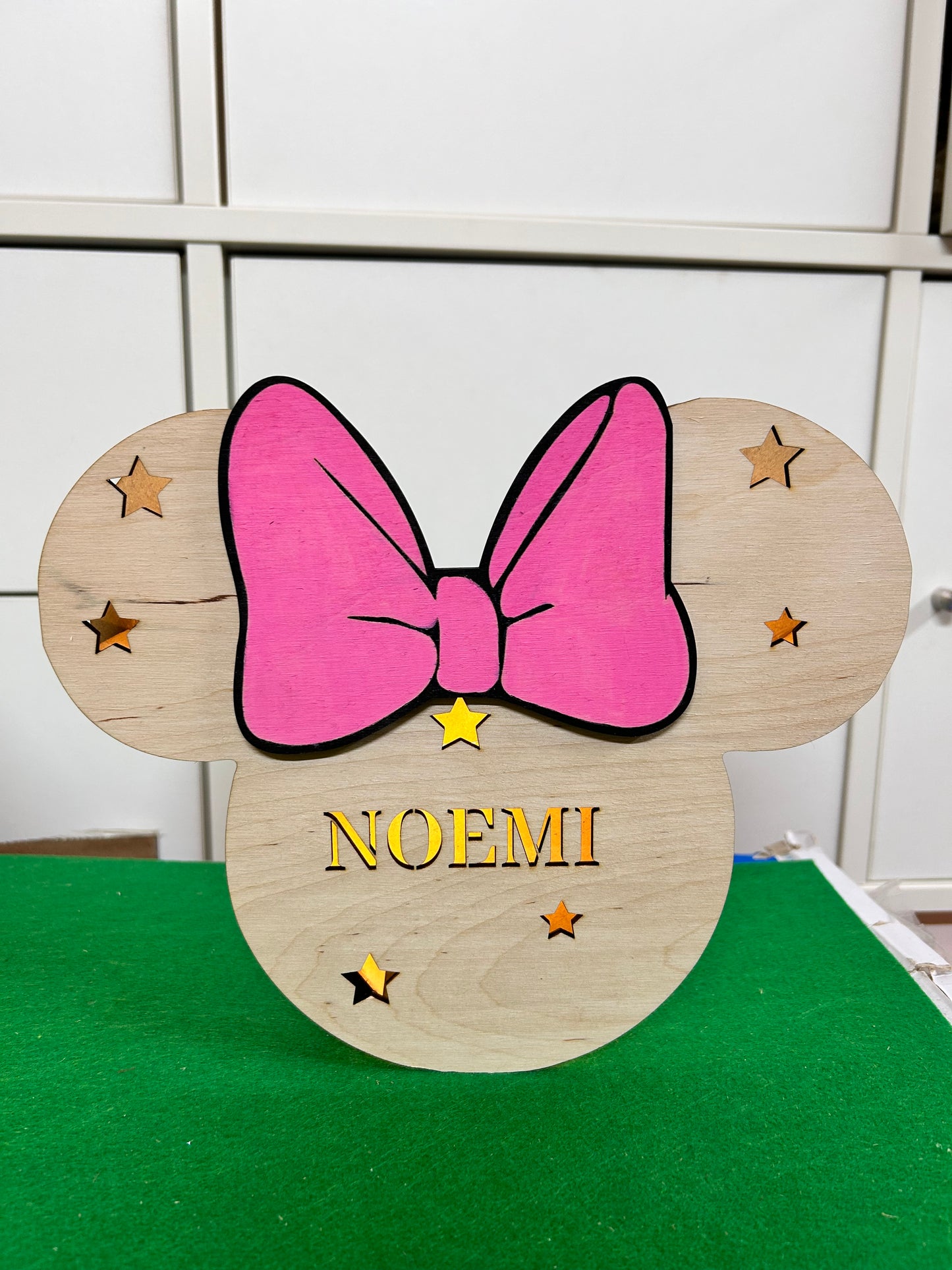 Lampada Minnie in legno personalizzata
