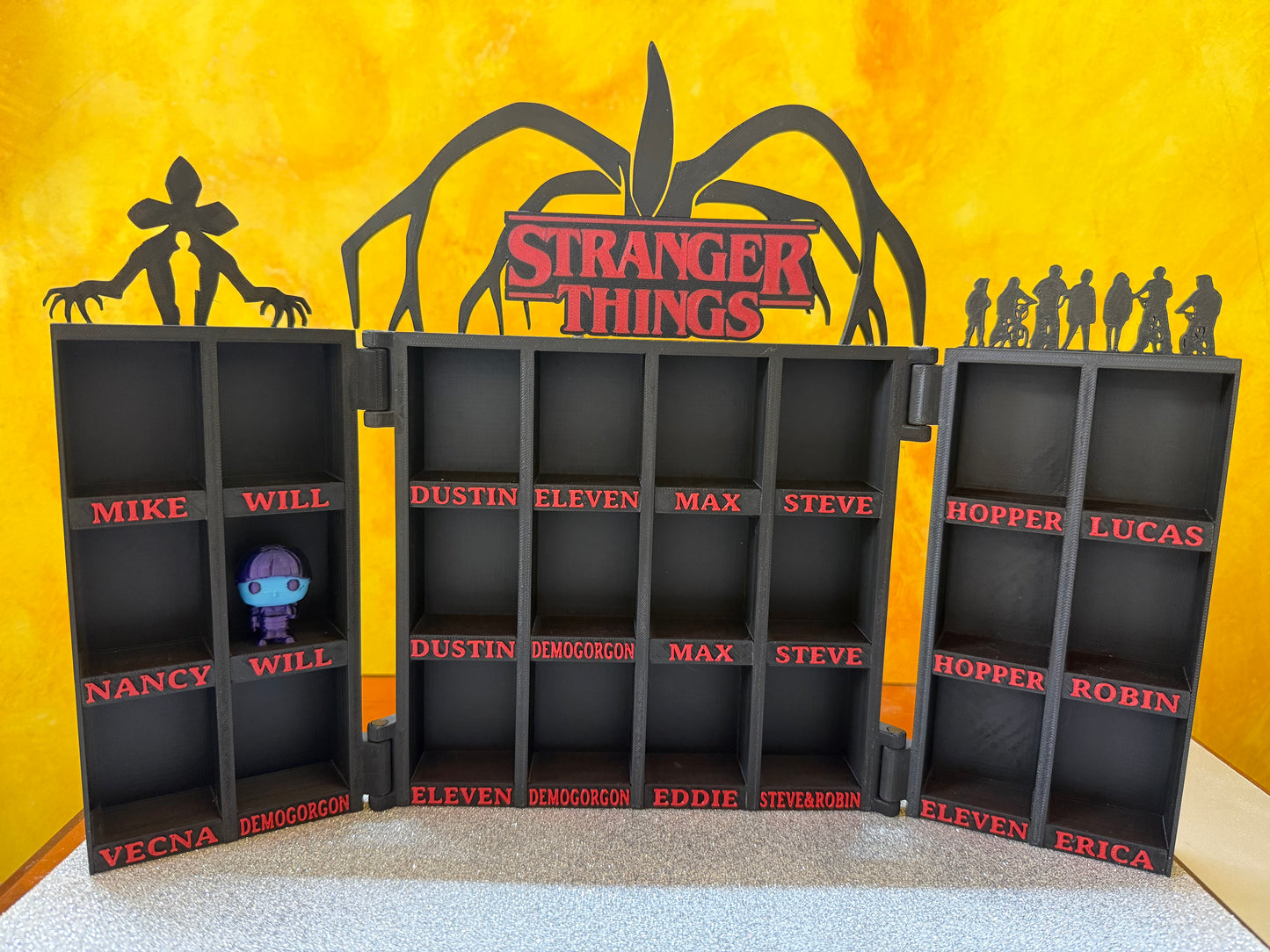 Stranger Things Bacheca Funko Pop kinder Joy Espositore con Support licenza commerciale + supporti