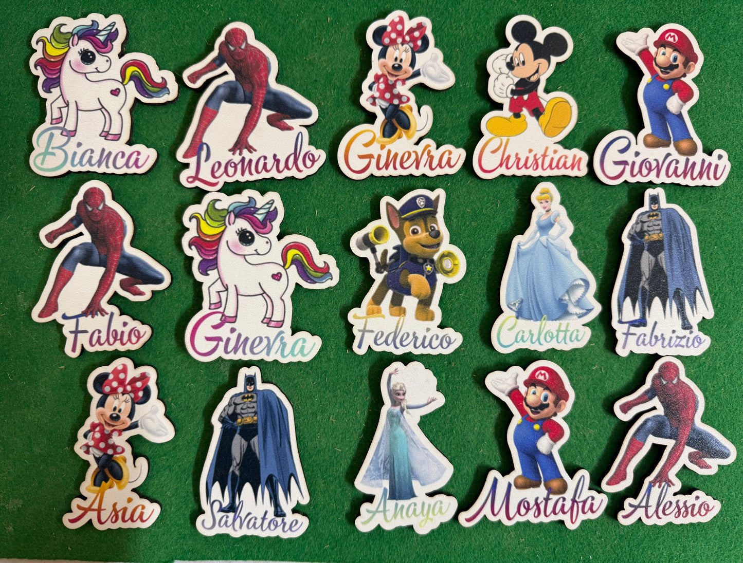 Calamita personalizzata in legno " Principesse o altro soggetto a scelta"