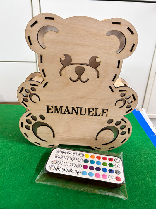 Lampada artigianale in legno personalizzata con luci RGB